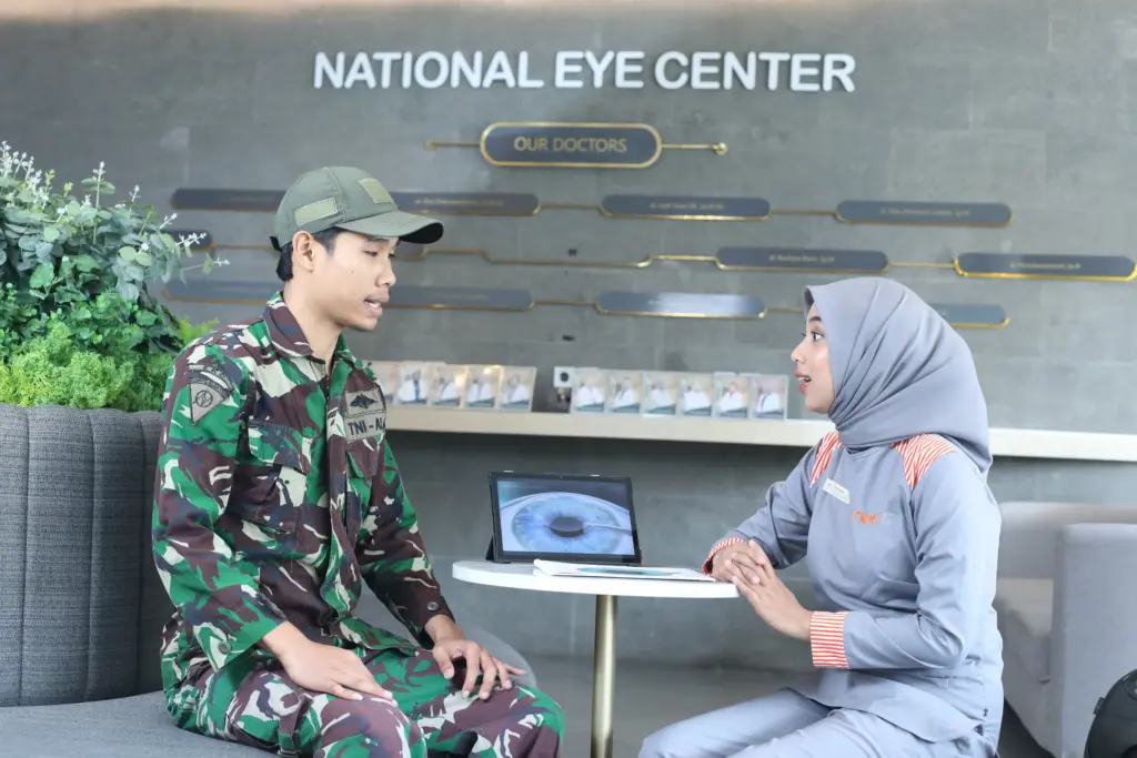 5 Profesi yang Tidak Boleh Berkacamata, Lasik Solusinya