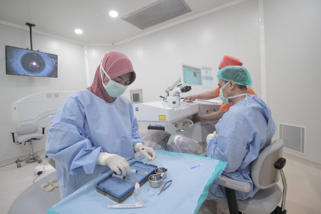 proses operasi femtolasik NLC lasik surabaya