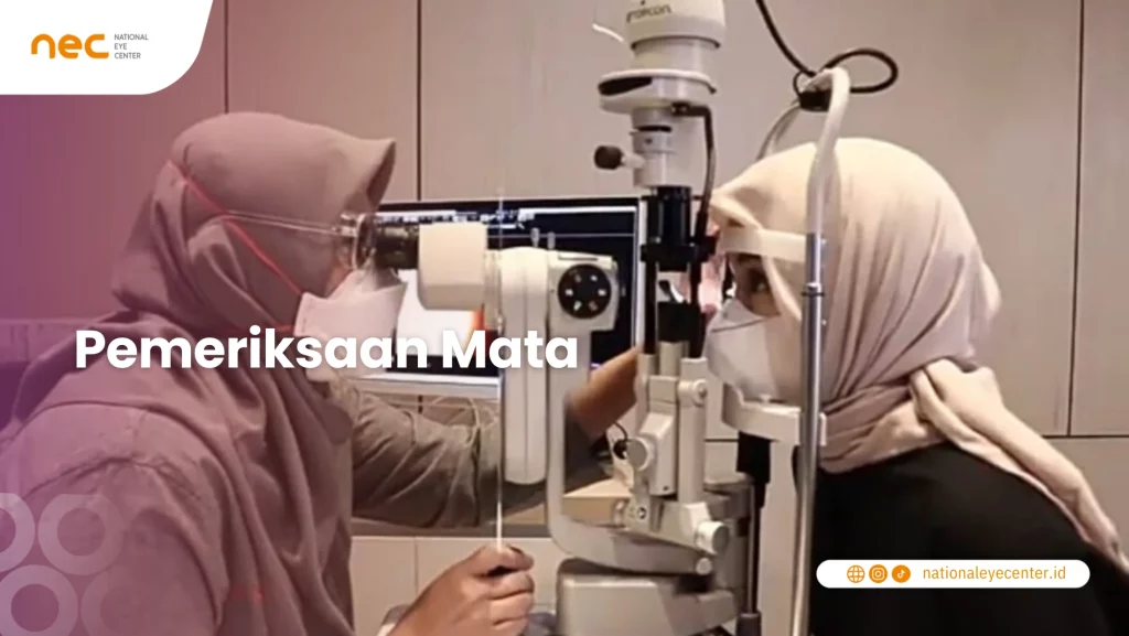Pengalaman Lasik Dokter Ruchyta memeriksa mata Dianda di tempat lasik pilihannya