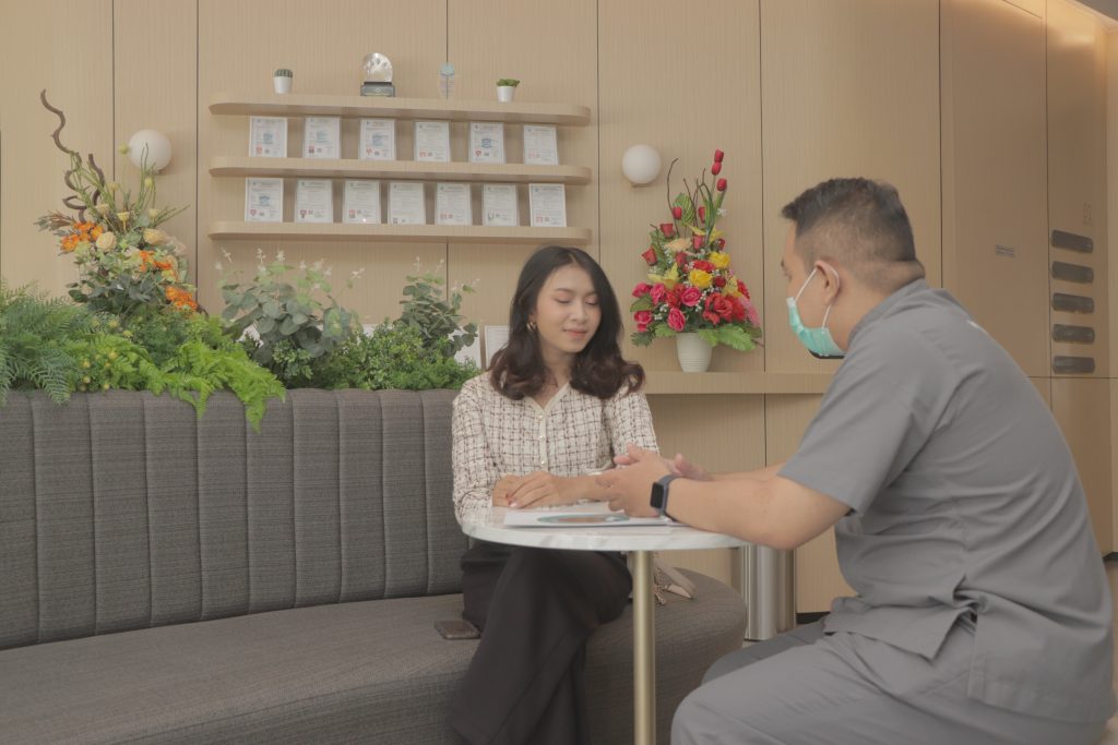 Yuk periksakan rutin mata Anda di NEC