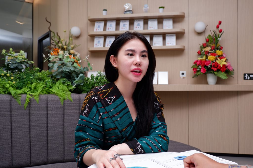 penjelaan mata buram dan berair