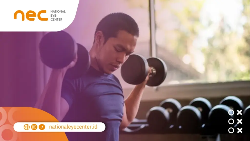 angkat beban meningkatkan tekanan mata